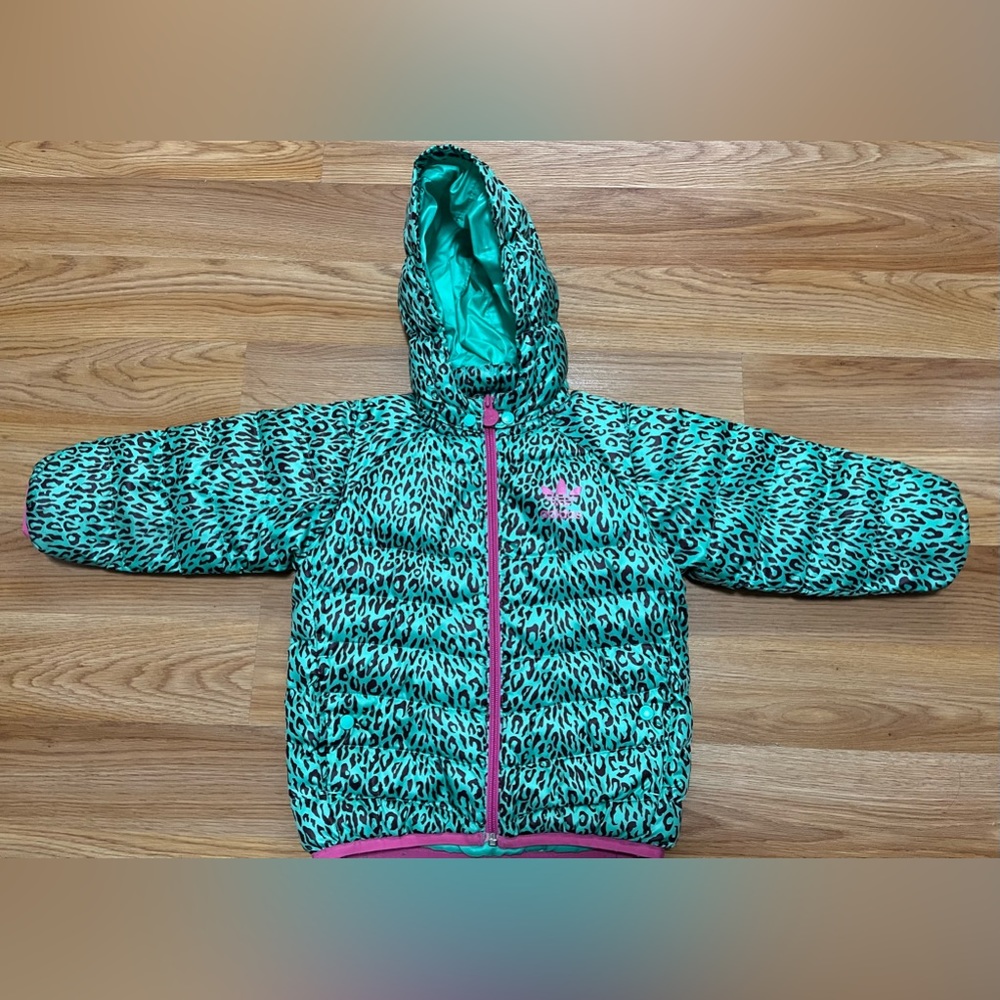 Good condition girl’s Adidas puffer jacket size 2-3T
